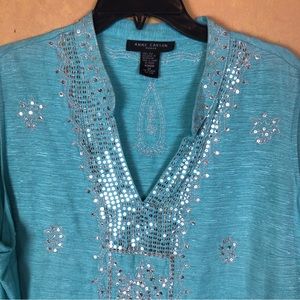 Woman’s blouse, size 2X, light blue, sleeveless